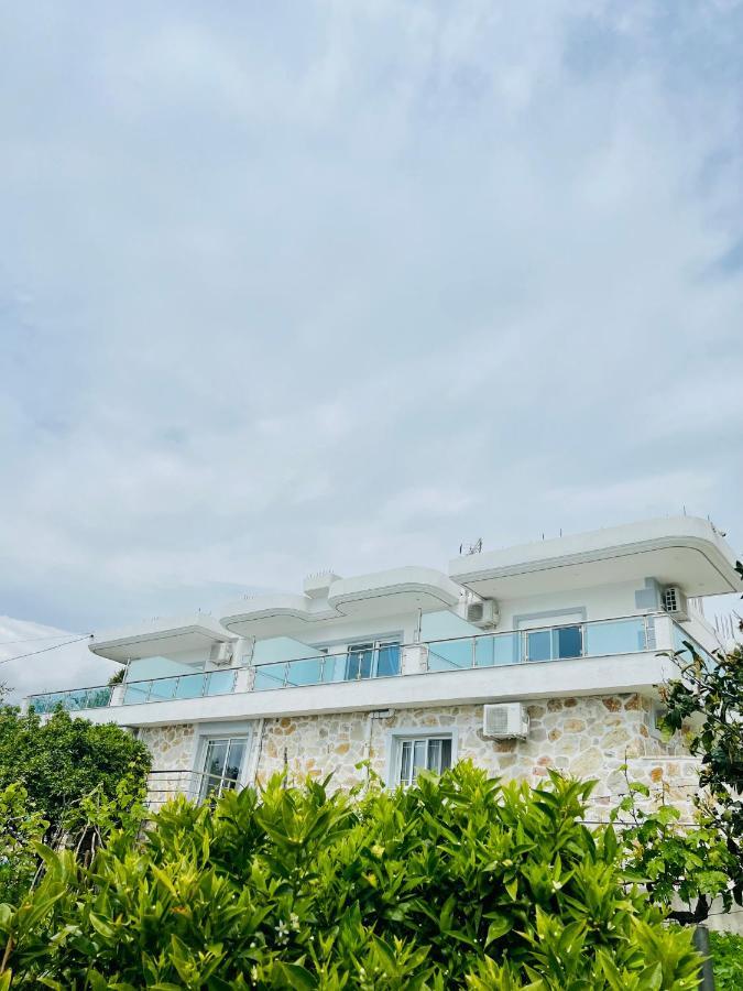 Mistral Inn Himare Exterior photo