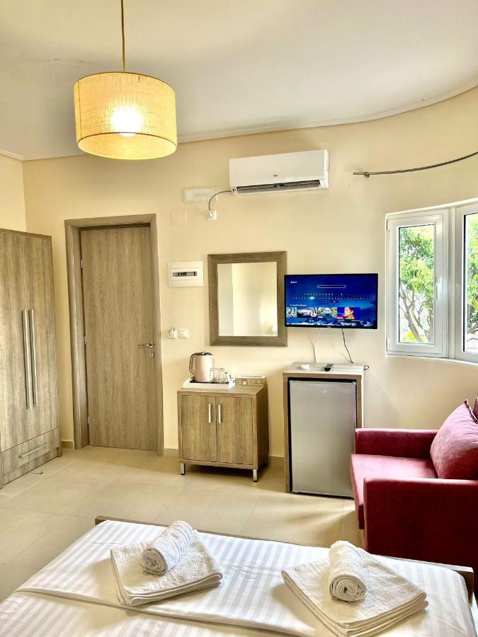 Mistral Inn Himare Exterior photo