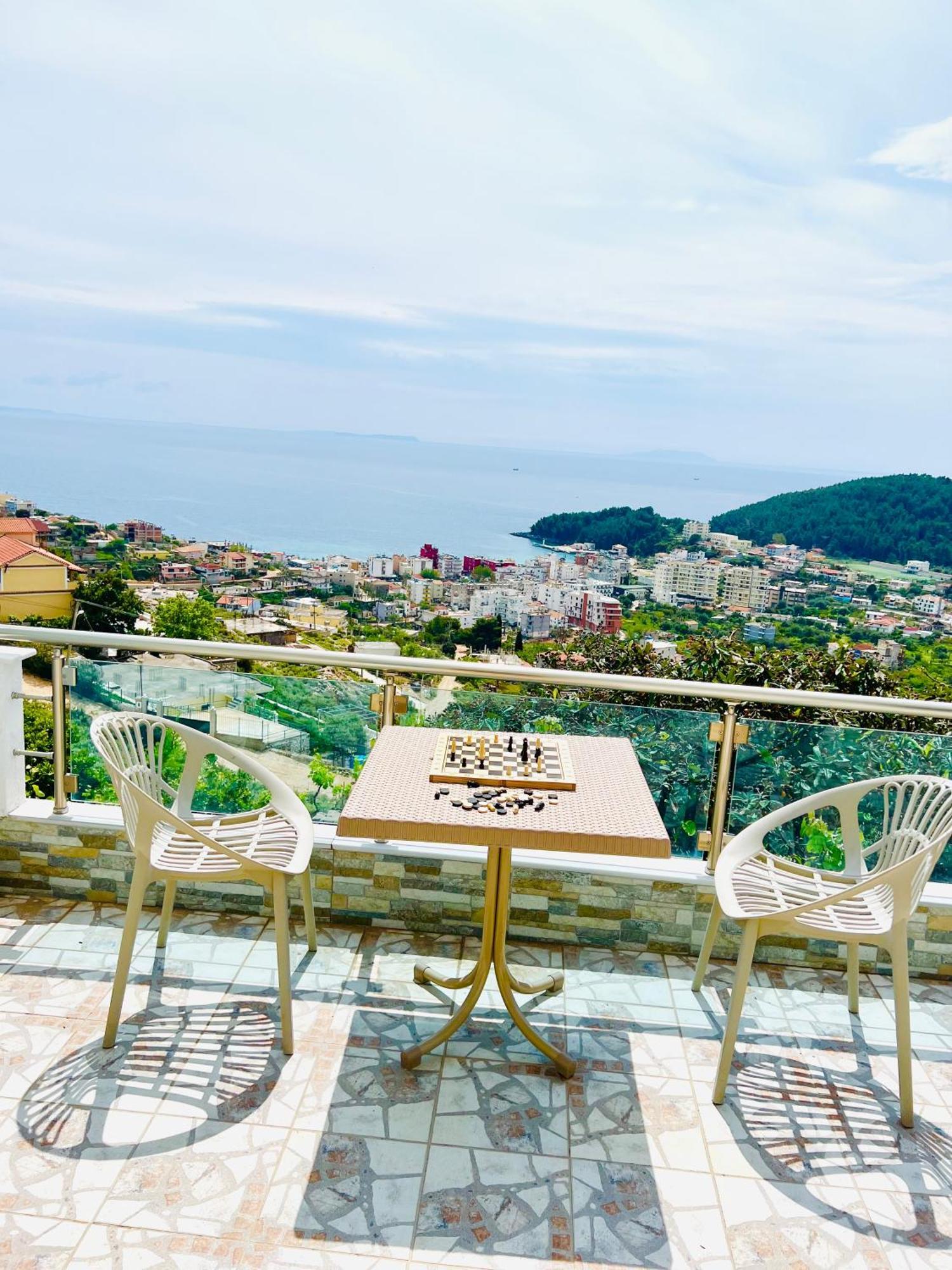 Mistral Inn Himare Exterior photo